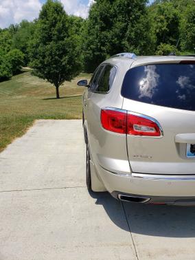 Photo 3 of 13 of 2014 Buick Enclave Premium